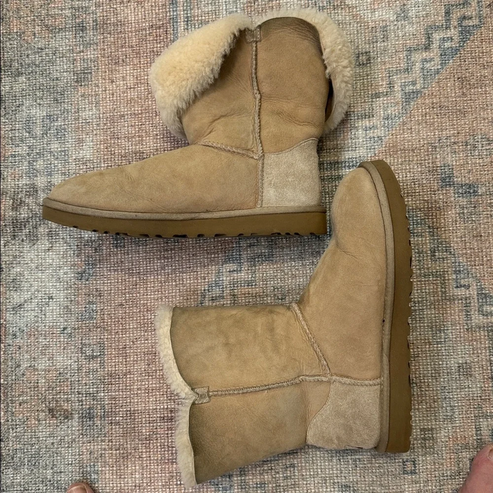 UGG Australia Womens Sheepskin Boots Sand Size  10